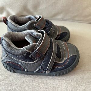 Stride rite new walker sneakers